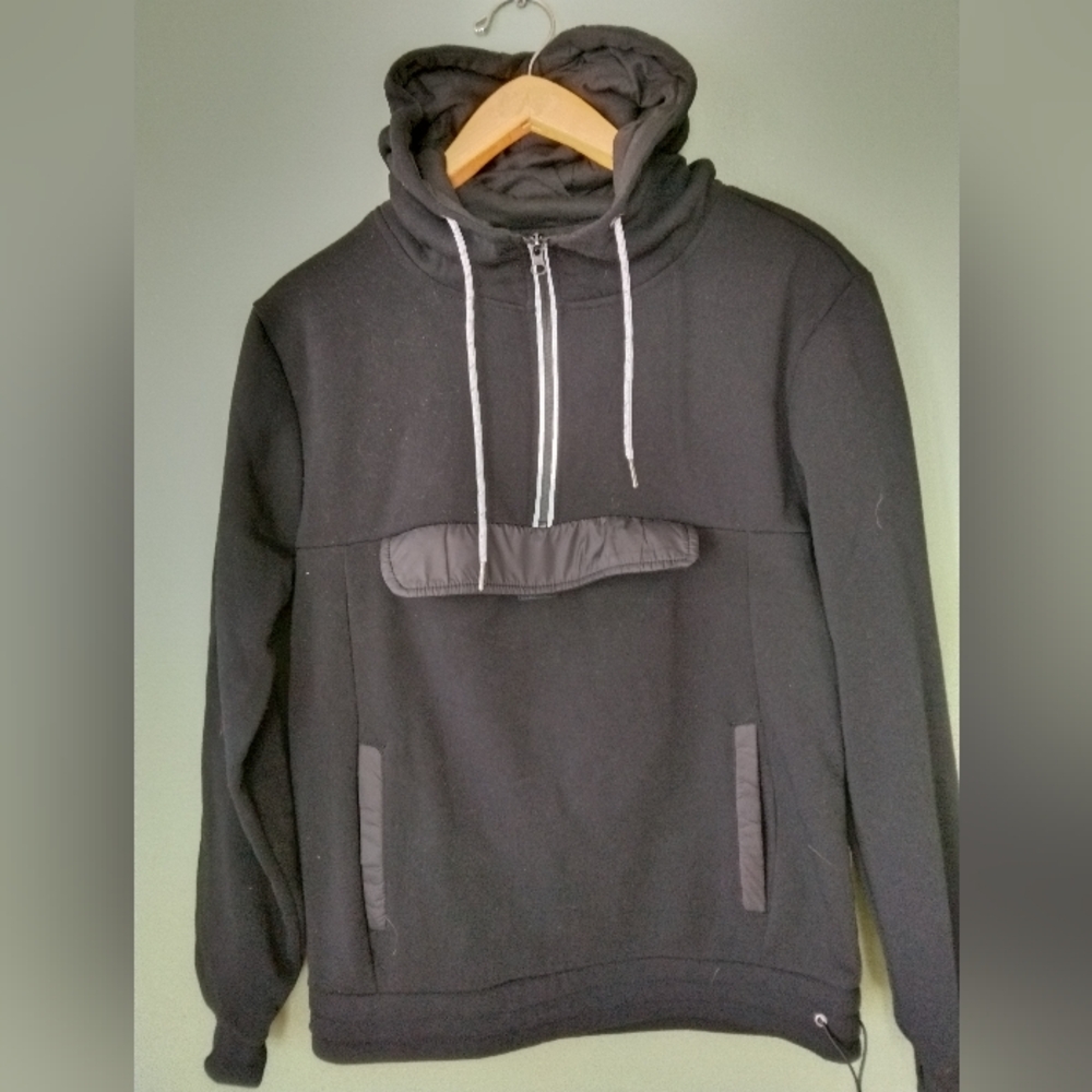 New  black hooded casual sweatshirt size M